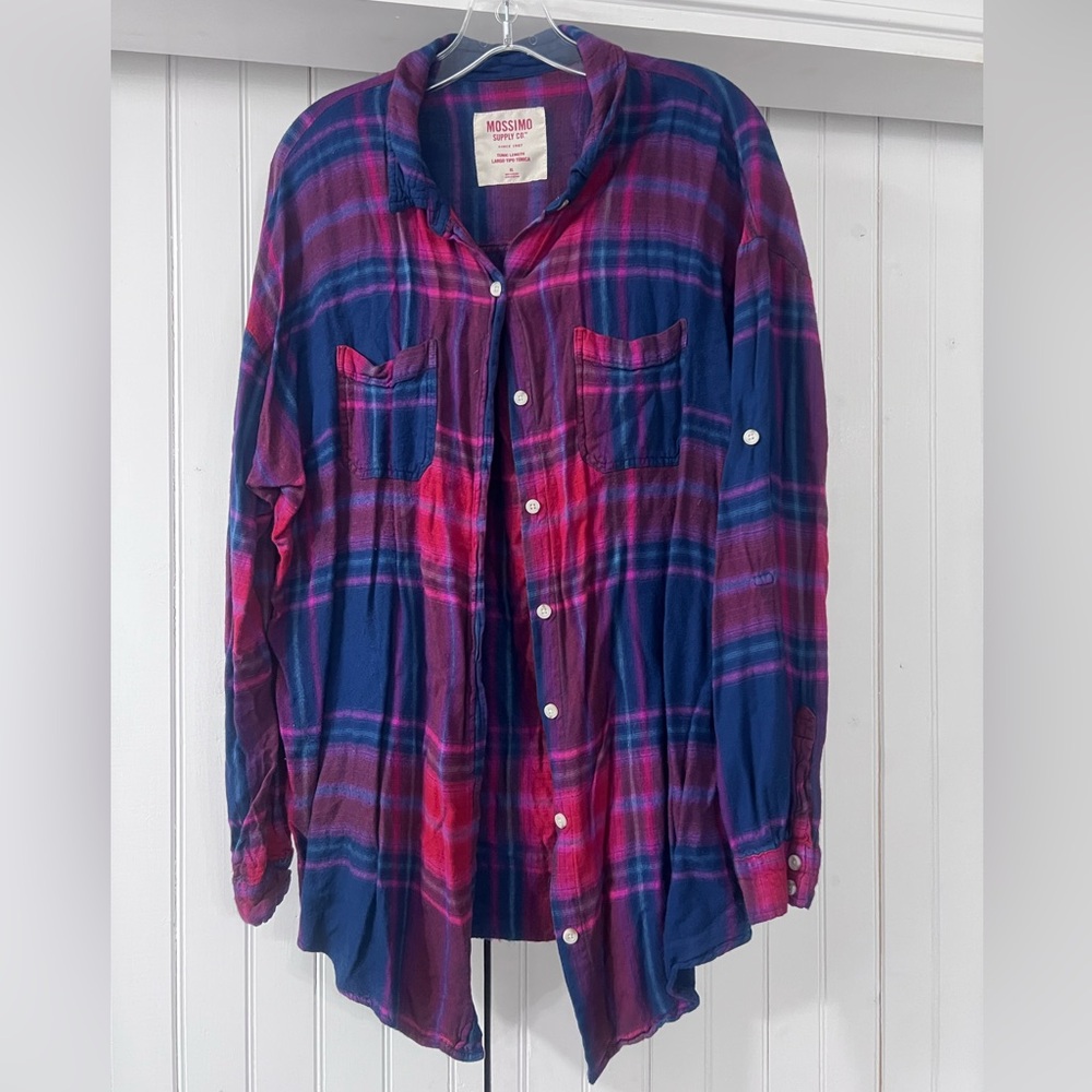 Lightweight plaid button up.
